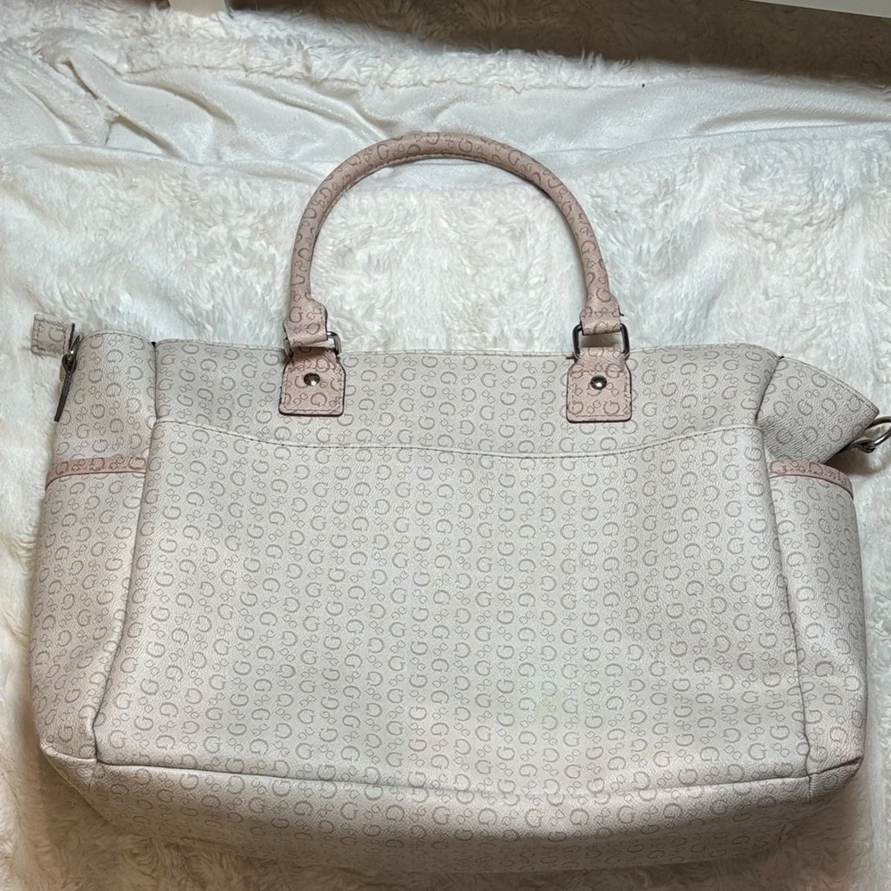 🍼Guess Women's Cream and Pink Baby Bag